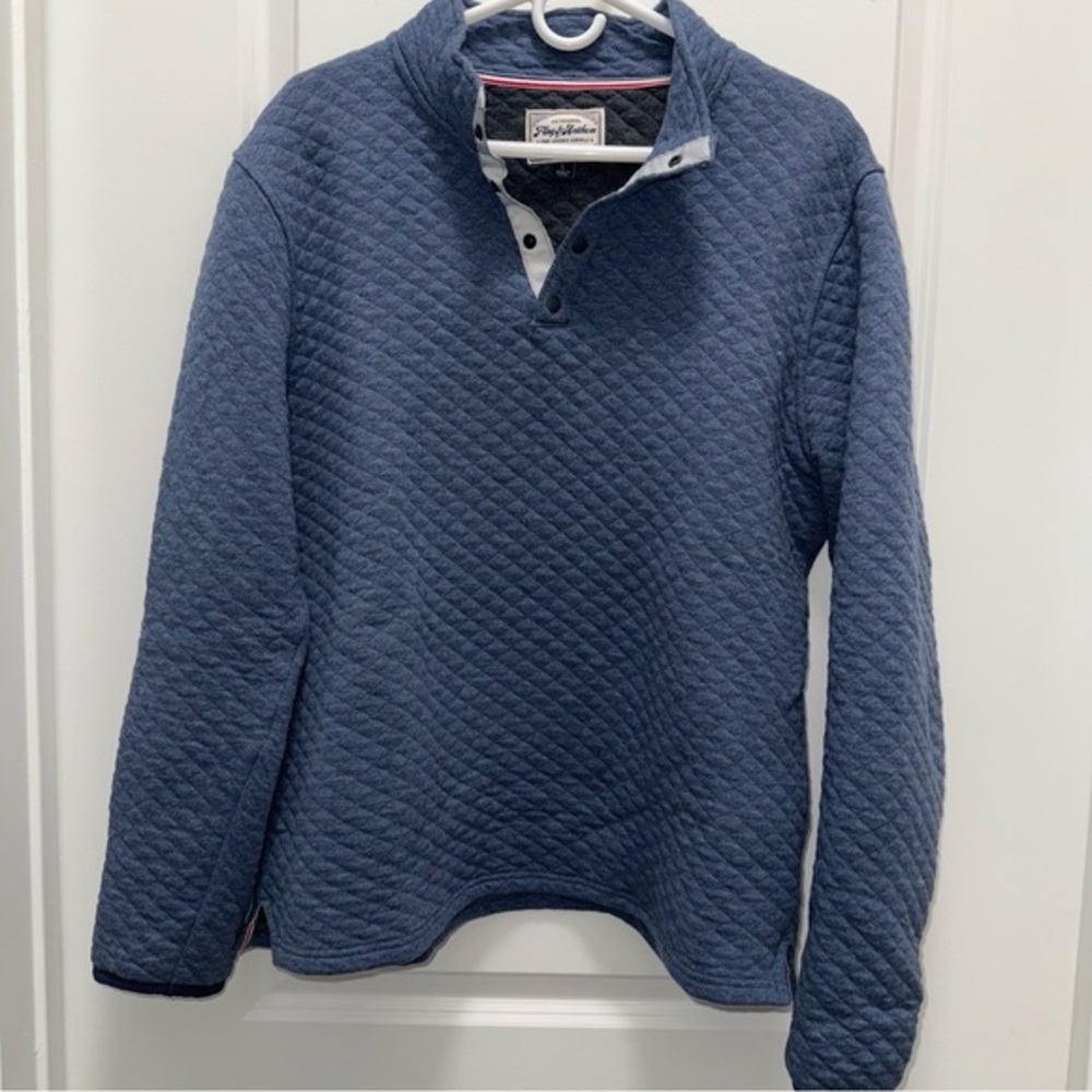 Like new! Men’s Quilted Blue Pullover